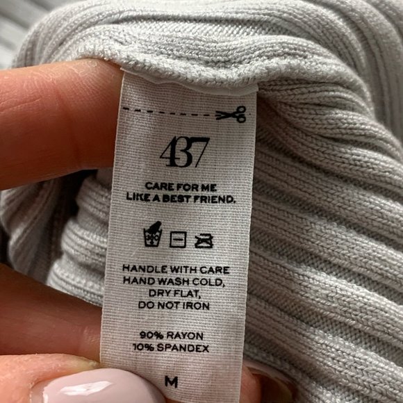 Four Three Seven 437 Grey Ribbed V-neck Cropped Long Sleeve Knit Top - Picture 4 of 6